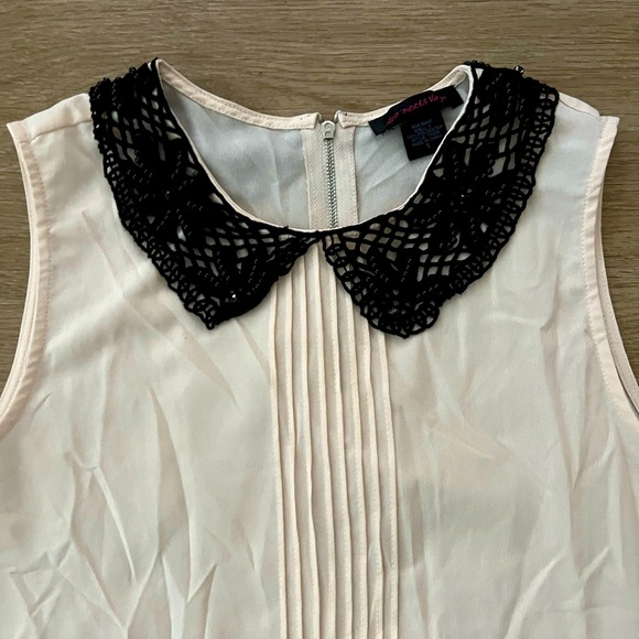 Cream business casual tank top with preppy collar - Picture 3 of 5